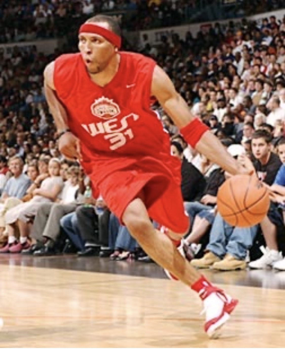 Vince Carter driving with the ball at the Steve Nash Foundation Charity Classic